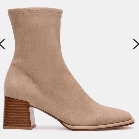 Steve Madden Shoes - NWT Steve Madden Faux suede Pammy tan bootie - size 7.5